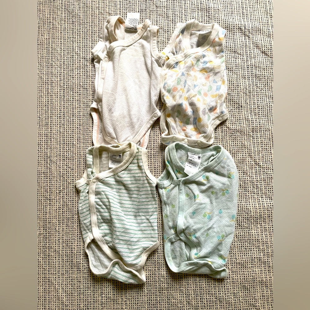 ⭐️Uniqlo Baby Boys Mesh 4 PC Onesie Bundle | 0-3 Months⭐️